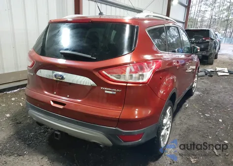 2015 Ford Escape Titanium z USA, uszkodzony, nr VIN 1FMCU9J97FUC02477